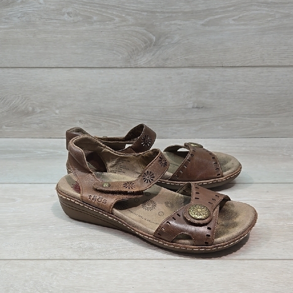 Taos Women Brown Hook&loop Leather Sandals Shoes Sz 8 - Picture 1 of 12